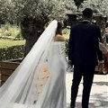 Naš poznati fudbaler se oženio u tajnosti: Svi gledali mladu u nestvarnoj venčanici, rekla mu "da" nakon 5 godina