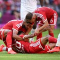 "Sine, povuci se iz fudbala" Trase se fudbalski svet od poruče čuvenom fudbaleru: Ne želim da gledam kako se uništavaš!
