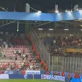 Navijači Zvezde oterali svoje fudbalere: Pogledajte scene posle epske bruke u Češkoj VIDEO
