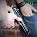 Ухапшен мушкарац осумњичен да је десетогодишнем сину дао пиштољ, наредио му да пуца
