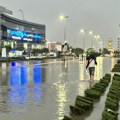 Poplava u pustinji: Ovako izgleda Dubai pod vodom (foto)