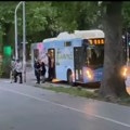 Trojac uhapšen u gradskom autobusu u Novom Sadu, sumnjiče se za tešku krađu (VIDEO)