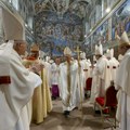 Vatikan objavio kako će izgledati grb novog pape Lava XIV (FOTO)