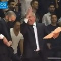 VIDEO Kako je sve počelo: Pogledajte urnebesni gaf Karaičića sa markerom kada ga je tražio Obradović