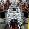 Nokautirao ga robot u fabrici, sada tuži Teslu za 51 milion dolara!
