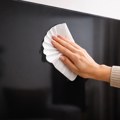 Svi pogrešno čiste TV ekran - ovaj kuhinjski predmet daje savršeno čist ekran za 30 sekundi