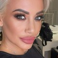 Voditeljka grmi: Dušica zapalila mreže, u kupaćem istakla bujno poprsje, svi gledaju u jedan detalj