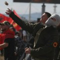 Eskalirao protest ispred Euleksa: Objekat gađan kamenjem, uhapšena jedna osoba