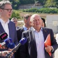 "Ješćemo parizer u sredu svi zajedno" Vučić o opoziciji - Dovoljno je da pogledate papir, rezultati onih iz bivšeg režima…
