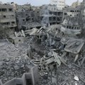 Pojas Gaze:U napadu izraelskih aviona na pijacu i džamiju poginule desetine
