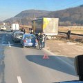 Težak lančani sudar četiri automoibila u blizini sela Zlakusa, pričinjena velika materijalna šteta