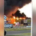 Veliki požar buknuo u Varšavi: Na desetine spasilačkih ekipa izašlo na lice mesta, 150 vatrogasaca na terenu (VIDEO)