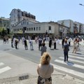 Kragujevčani i ovog petka kod “Uzora” odali poštu žrtvama novosadske tragedije (FOTO)