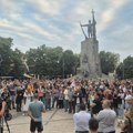 Napeto u Kraljevu: Građani u protestnoj šetnji, SNS okupio pristalice ispred stranačkih prostorija