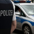 Albanac (18) izbo nastavnika! Horor u Nemačkoj: Učenik ga napao, zario mu nož u stomak, pa pobegao
