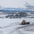 Aerodrom u Amsterdamu otkazao najmanje 800 letova zbog snega i vetra