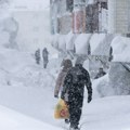 Najgora zima u 146 godina Kamčatka zatrpana snegom do četvrtog sprata - grad odsečen, ljudi kopaju tunele da izađu iz kuća…