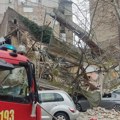 Prve slike drame u centru Beograda nakon urušavanja zgrade: Vatrogasci pretražuju ruševine