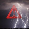 RHMZ popalio meteoalarme! Ovi regioni danas su u crvenom: prete oluje sa grmljavinom, grad i orkanski vetar