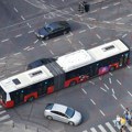 Autobus udario u zaštitnu ogradu: Drama na Brankovom mostu