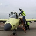 Poletela ruska zver! Novi laki lovac Jak-130M u vazduhu: Zapadu se neće svideti šta sve ovaj avion može! (video)