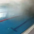 (Video) Bomba pala na zgradu, krov se srušio na ljude u bazenu! Objavljen jeziv snimak ruskog napada na popularni centar u…