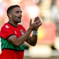 Tadić blistao, a Džeko ga bodrio: Zagrljaj Srbina i Bosanca obišao planetu! (video)