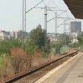 "Opasno kada su oluje, smeće na sve strane": Kako izgleda železnička stanica u Krnjači