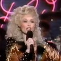 Lažne AI fotografije Dolly Parton preplavile YouTube