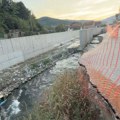 Radovi stali, put se obrušava: Mještani Selakovca traže rješenje (VIDEO)