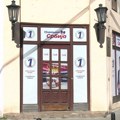 Razbijeno staklo na prostorijama SNS