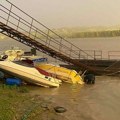 FOTO, VIDEO Čitaoci javljaju: Nevreme prevrtalo čamce na Kamenjaru, vetar pokidao balon halu