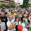 Đaci iz Čačka poslali lepu poruku: Proslavili maturu uz ovu poznatu pesmu