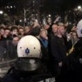 Napad na studente u Pionirskom parku: Sprečeni da se obrate medijima VIDEO