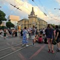 Protest ispred SKC-a, blokirana raskrsnica: Studenti tvrde da ništa nije nestalo iz prostorija (foto/video)