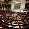 Pala Vlada Francuske: Makron sateran u ćošak, ima 3 opcije