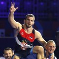 Rus koji je zbog ljubavi i supruge postao Srbin: Ko je Aleksandar Komarov, novi prvak sveta u rvanju?