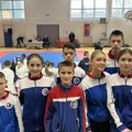 Pune ruke medalja: Tri zlata i bronza za male šampione iz Kosovske Mitrovice na turniru u Kraljevu