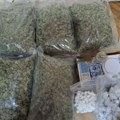 UHAPŠENI MLADIĆ I MALOLETNIK KOD PEĆINACA: Policija zaplenila više kilograma marihuane, amfetamin i kokain
