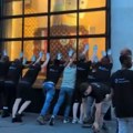 Grad svetlosti u strahu! Lokali zabarikadirani - neverovatne scene pred finale Lige šampiona: Pariz se sprema za najgori…