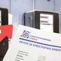 Penzionerima stiže popust na struju od 1.000 dinara - Ovi građani ne moraju ni da se prijavljuju