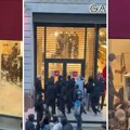 Zapalili Francusku, a onda pljačka: Prodavnice Hermes, Louis Vuitton, Apple... opustošene, kradu šta stignu