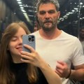 "Ako ti je tata moje godište, ja ovo ne mogu" Glumac oženio 23 godine mlađu, stariji od njenih roditelja, svi se protivili…
