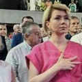 Poslanica Nove Jelena Božović sa tri prsta na srcu ispratila himnu! Da li je ovo skandal u najavi zbog položaja prstiju?!