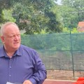 Gradonačelnik Leskovca odleteo na Evropsko prvenstvo u fudbalu, do aerodroma opštinskom “škodom”
