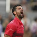 Novak "brejknuo" Sinera posle godinu i po dana