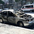 Izgoreo automobil u Sremskoj Mitrovici: Vatra izbila iznenada: Pričinjena velika materijalna šteta (video)
