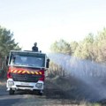 Na jugu Francuske bukte tri velika požara
