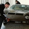 Jedan vlasnik je Lamborghini Miuru P400 S čuvao 40 godina u svojoj dnevnoj sobi