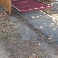 Užas u osnovnoj školi na Čukarici! Pala ograda na devojčicu i dečaka